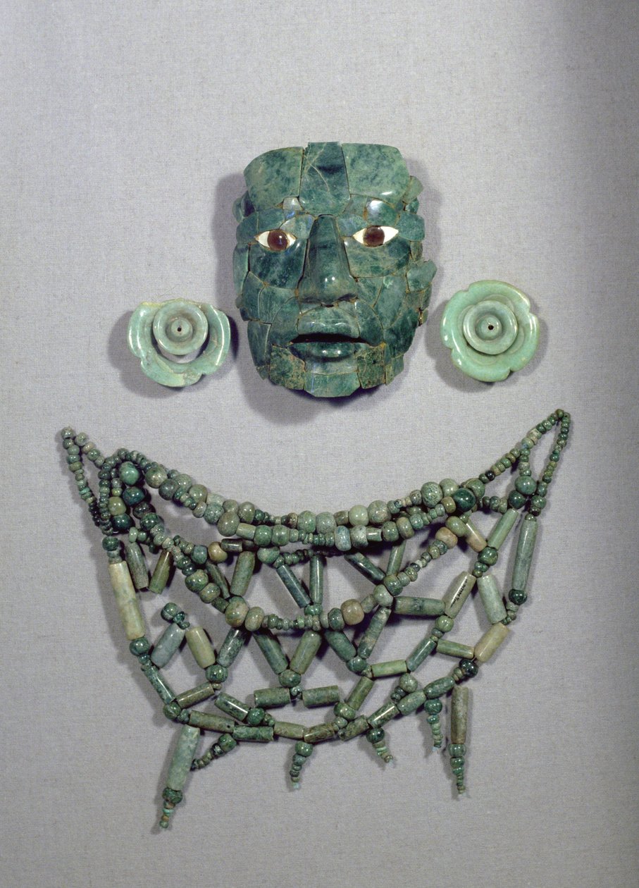 Maska pogrzebowa Calakmul z kołnierzem i kolczykami, Półwysep Jukatan, Meksyk Okres późnej klasyki (600-900 ne) (nefryt) autorstwa Mayan