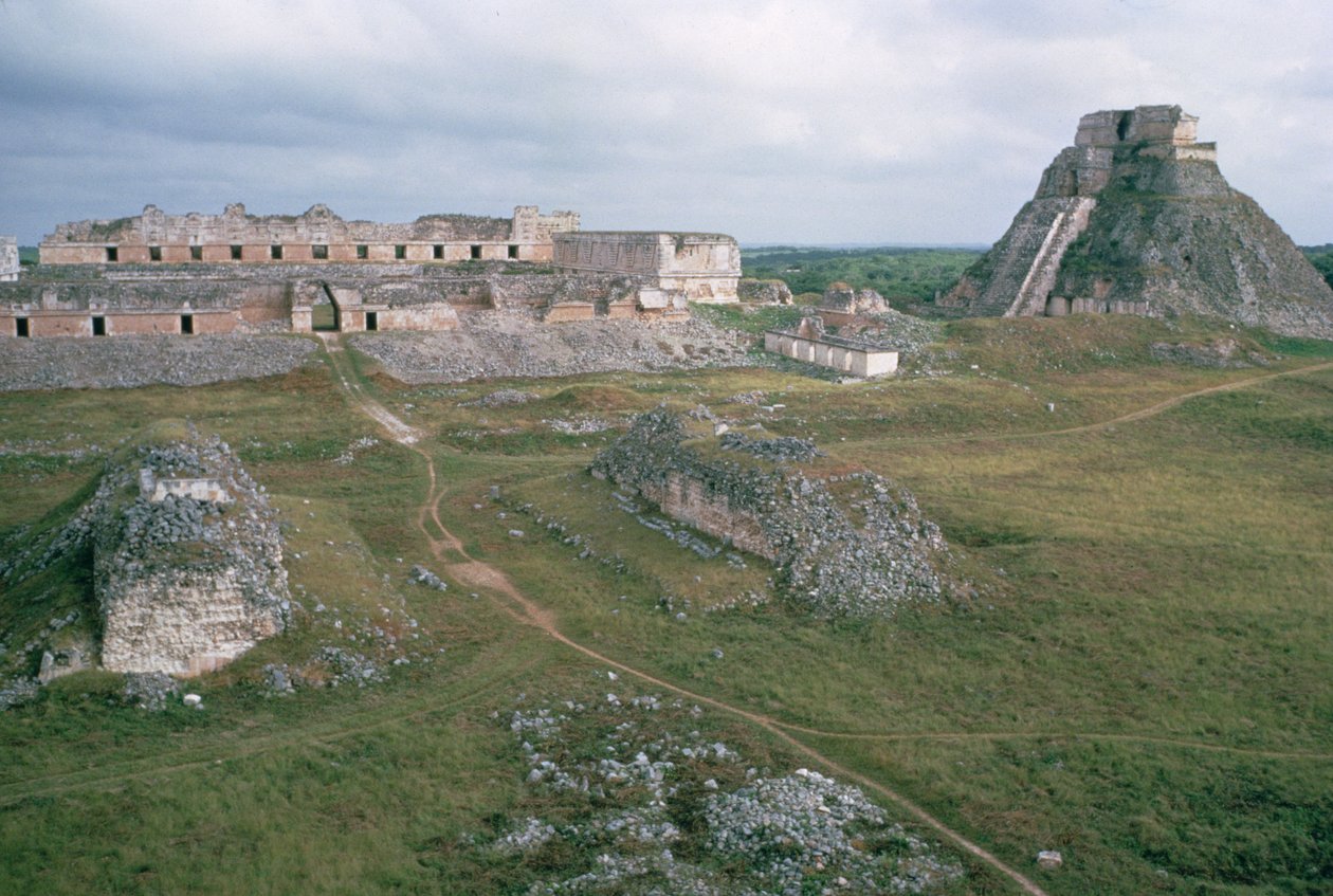 El Castillo i klasztor autorstwa Mayan