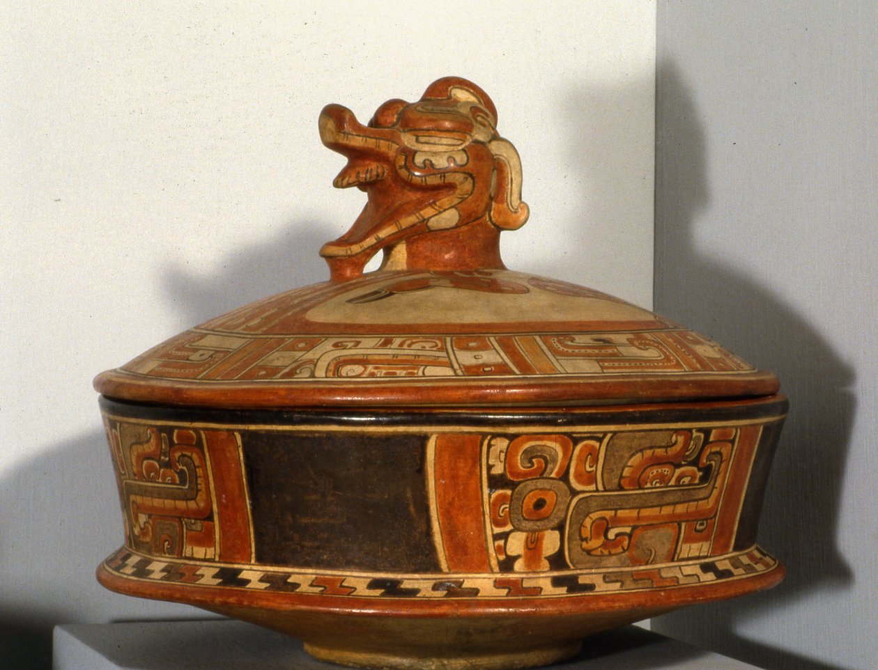 Naczynie pogrzebowe, Mundo Perdido, okres wczesnego klasycyzmu 300-600 ne (ceramika) autorstwa Mayan
