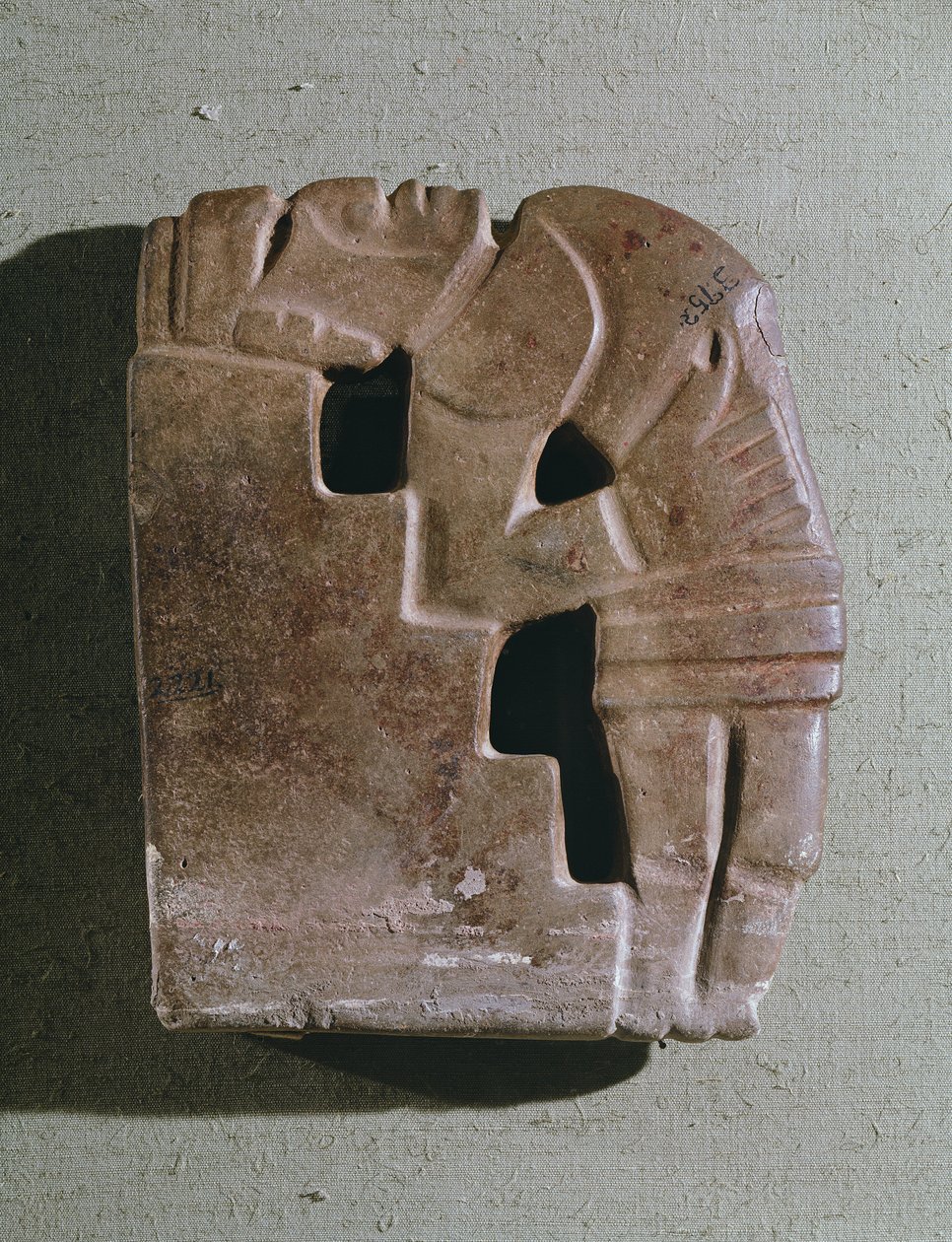 Człowiek w pozycji ofiarnej na stopniu, okres klasyczny, 250-950 n.e. autorstwa Mayan