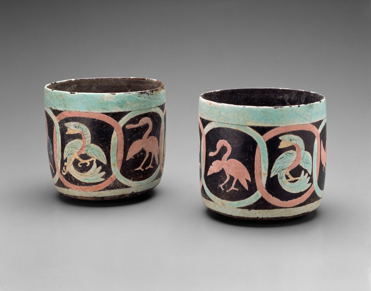 Misy z Ptakami w Kartuszach, Gwatemala, Middle Classic, 500-700 (ceramiczne z malowanym stiukiem) autorstwa Mayan