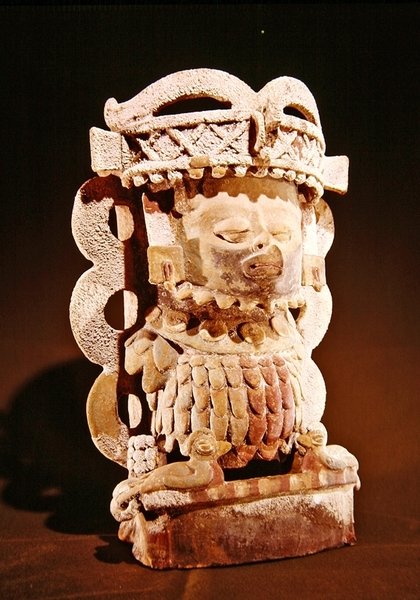 Kadzidło przedstawiające mitologicznego ptaka z ludzką głową, znalezione w jaskini niedaleko Purulha, dział Baja Vera Paz, Post Classic Maya (ceramika) autorstwa Mayan