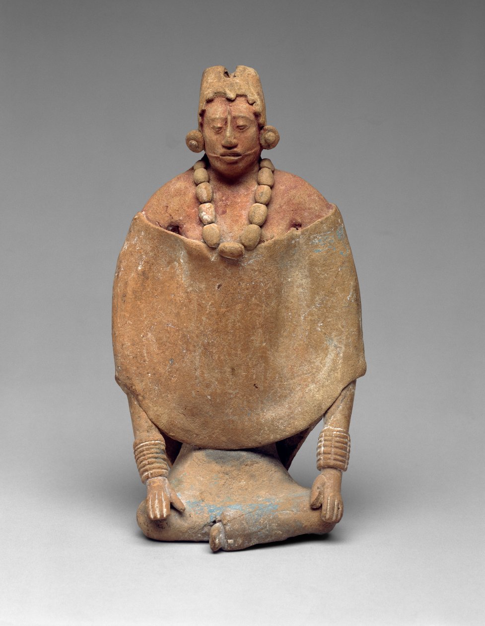 Kobieta w pozycji siedzącej, późny klasyk, 550-800 (ceramiczne ze śladami farby) autorstwa Mayan