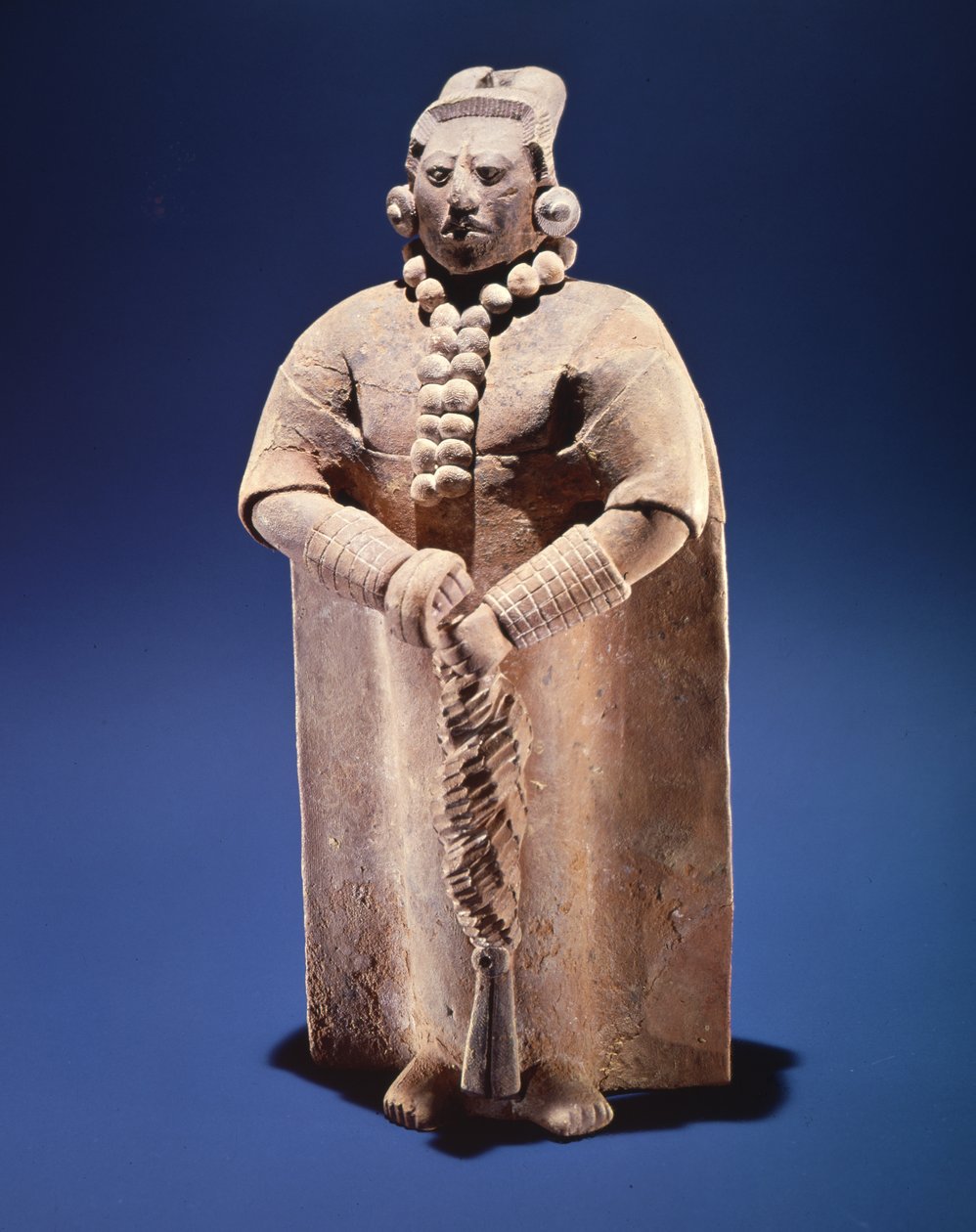 Stojąca figura królewska, z wyspy Jaina, ok. 600-900 (ceramika) autorstwa Mayan