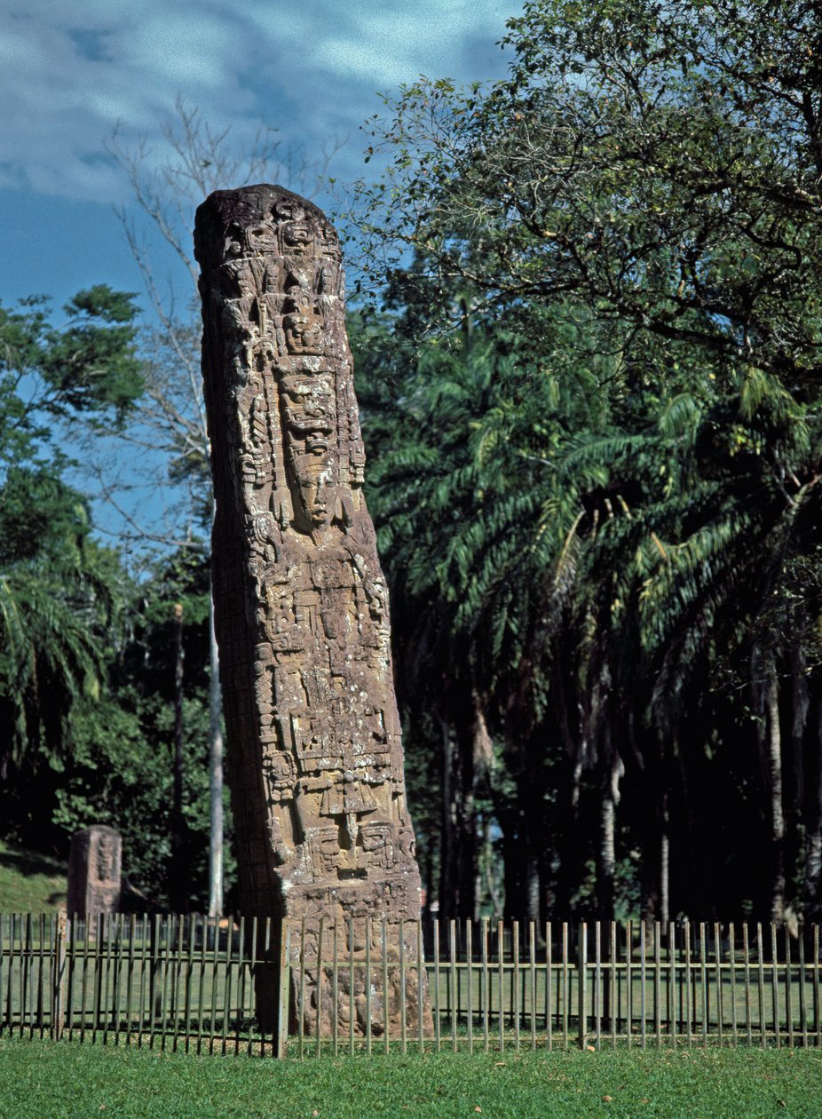 Szczegół steli F na wielkim kwadracie autorstwa Mayan