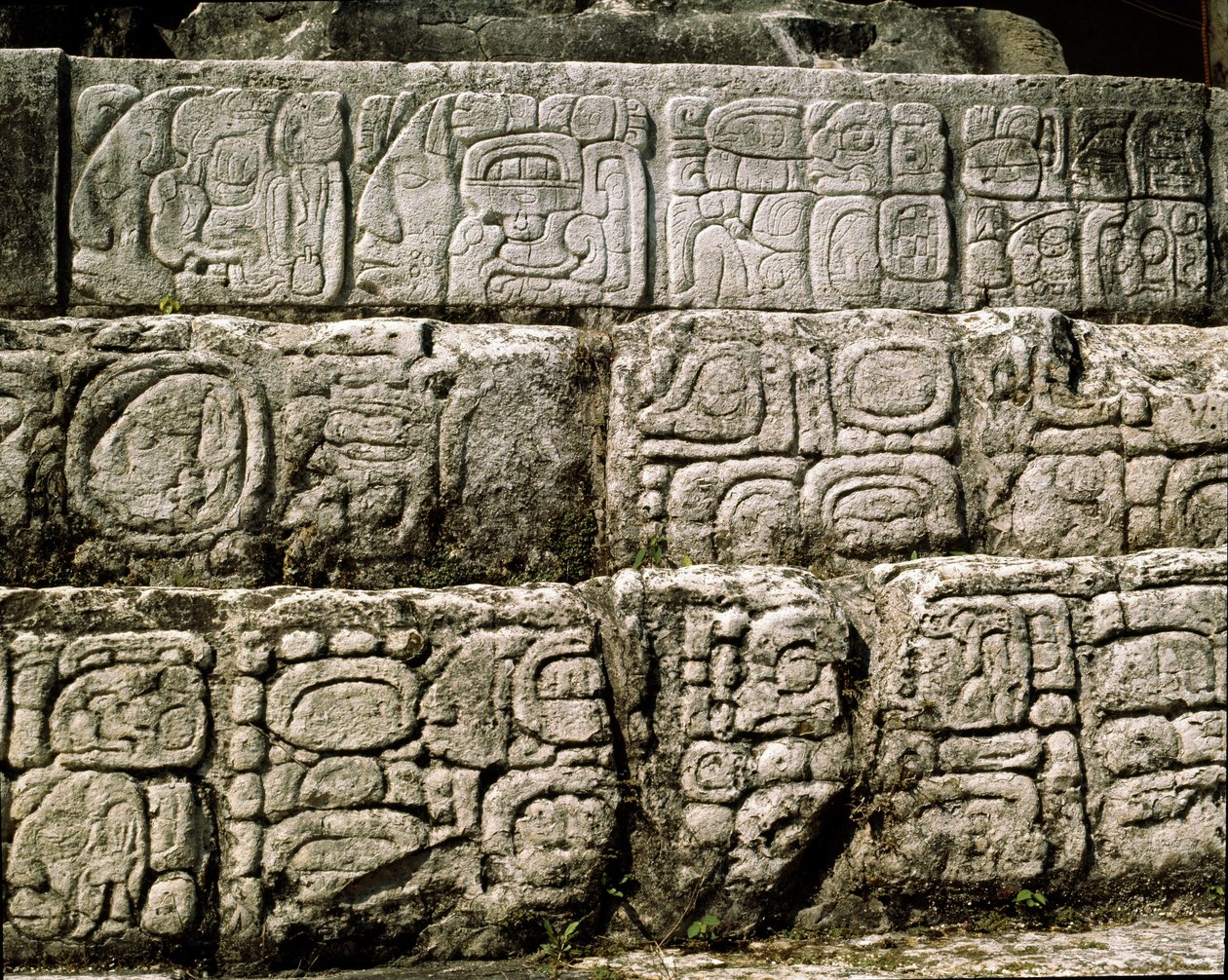 Glify w domu C, patio 2 w pałacu autorstwa Mayan