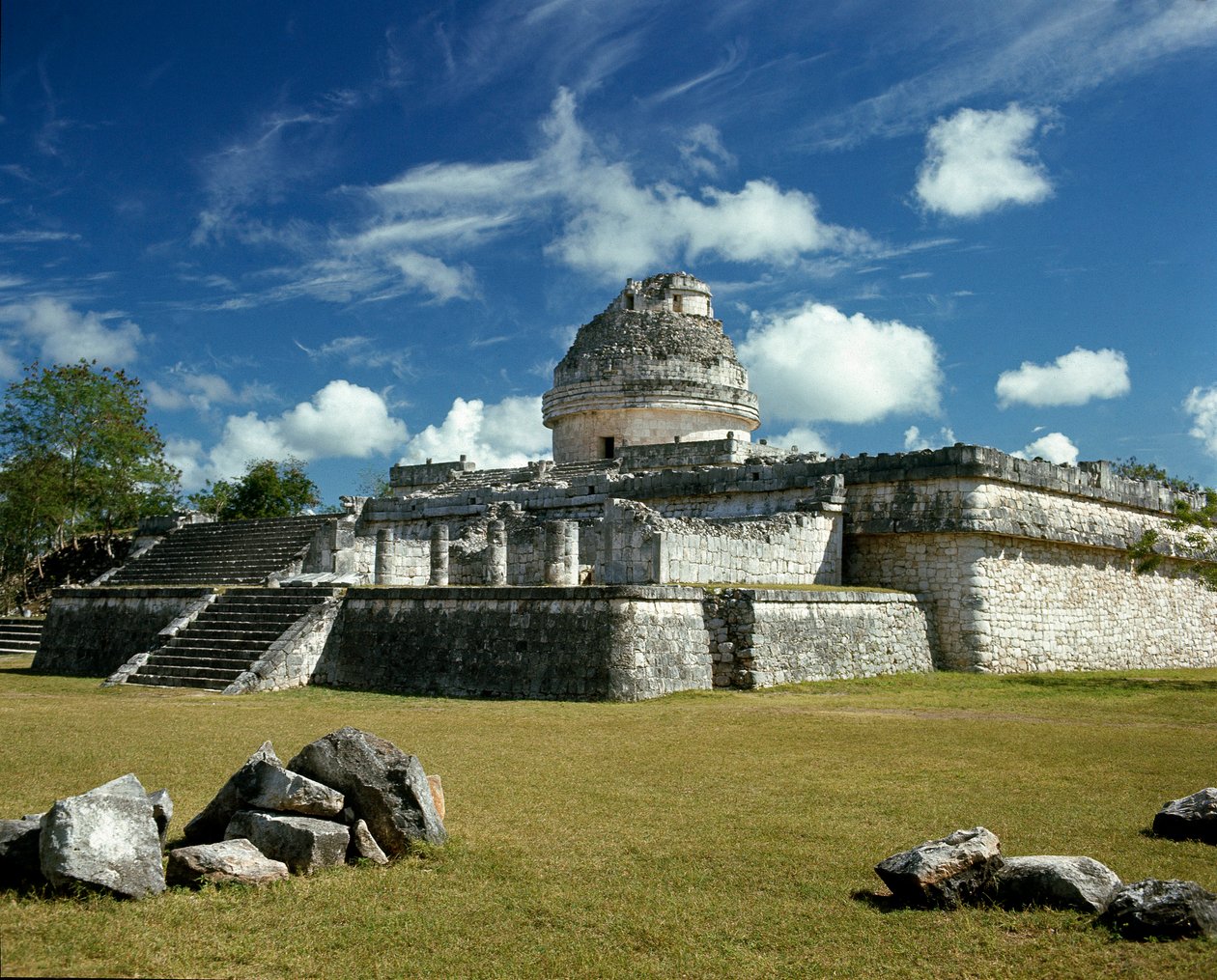 El Caracol, obserwatorium, 750-1200 autorstwa Mayan Mayan