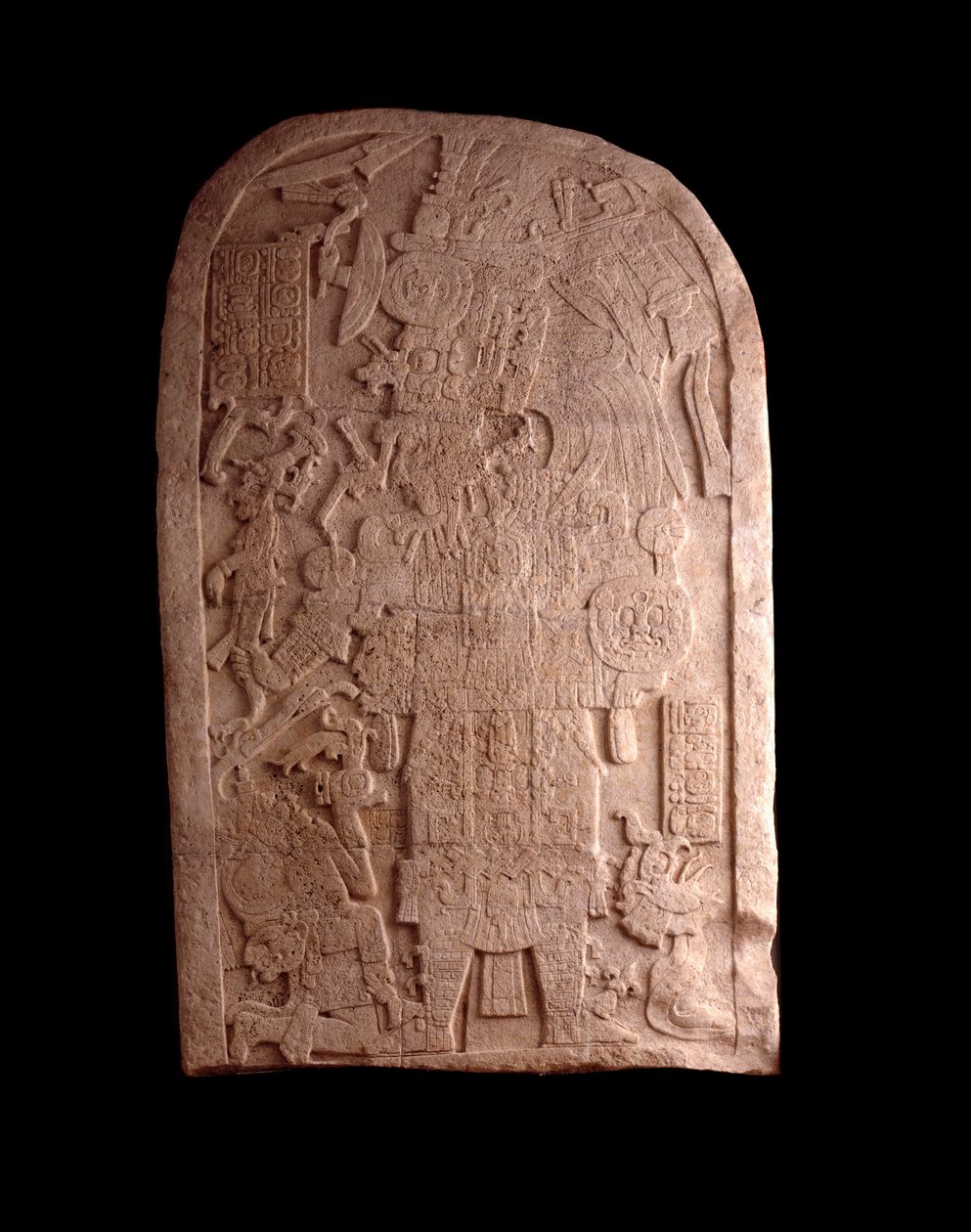 Sztuka przedkolumbijska, cywilizacja Majów, późny okres klasyczny: kamienna stela z Machaquili, Peten, Gwatemali. Gwatemala, Narodowe Muzeum Archeologii i Etnologii autorstwa Mayan Mayan