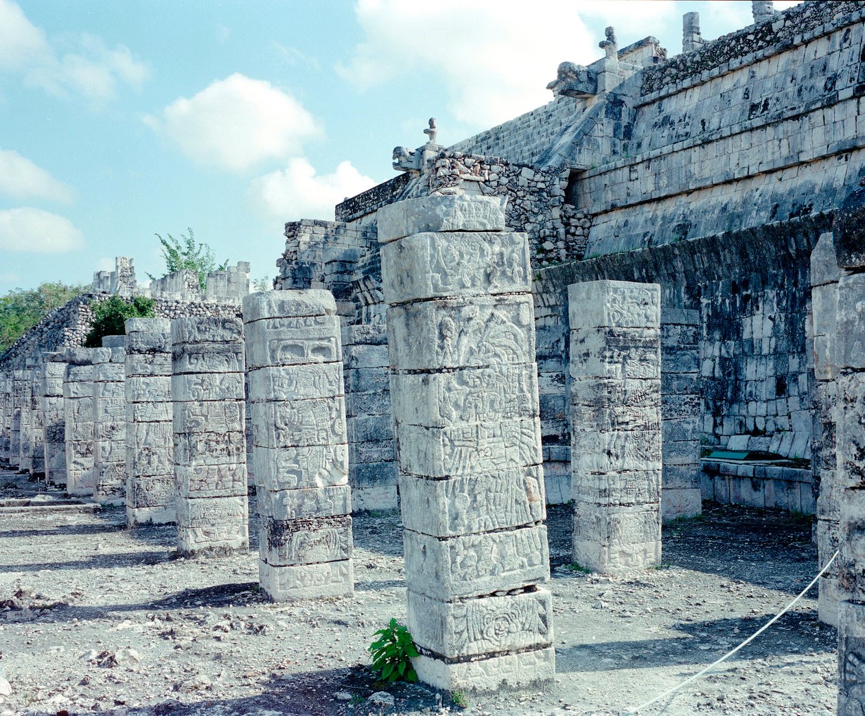 Cywilizacja przedkolumbijska: widok miejsca Chichen Itza w regionie Jukatan. Cywilizacja Majów, okres klasyczny i renesans Majów, 750-1200 AD. Meksyk autorstwa Mayan Mayan