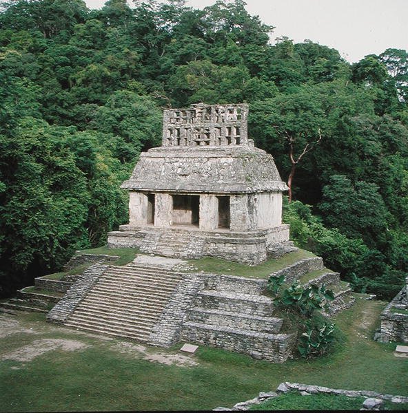 Widok na Świątynię Słońca, późny klasyk Majów (zdjęcie) autorstwa Mayan Mayan