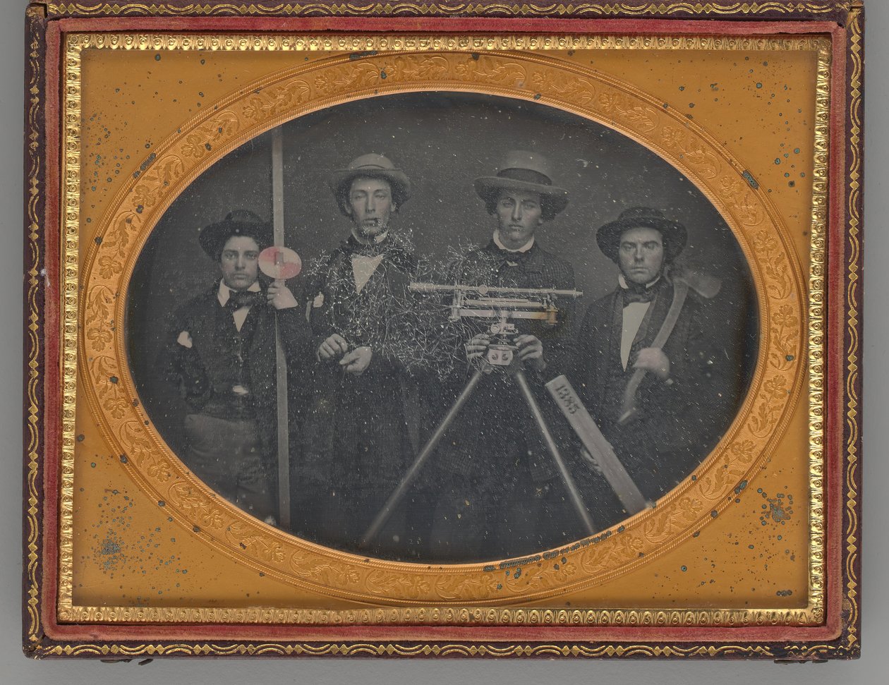 Grupowy portret geodetów bez tytułu, 1855. autorstwa McDonell and Co.