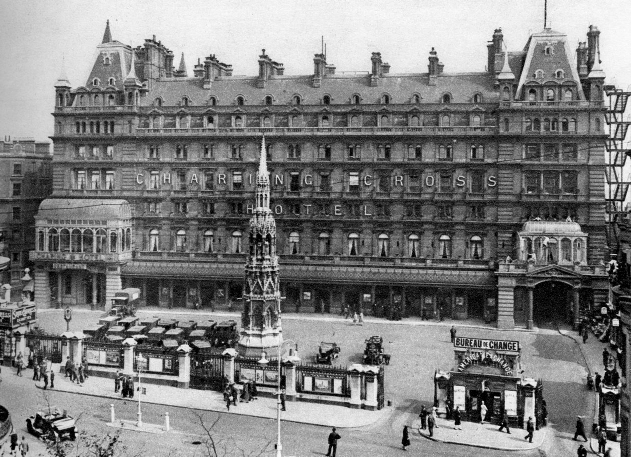 Dworzec kolejowy Charing Cross, Londyn, 1926-1927. autorstwa McLeish