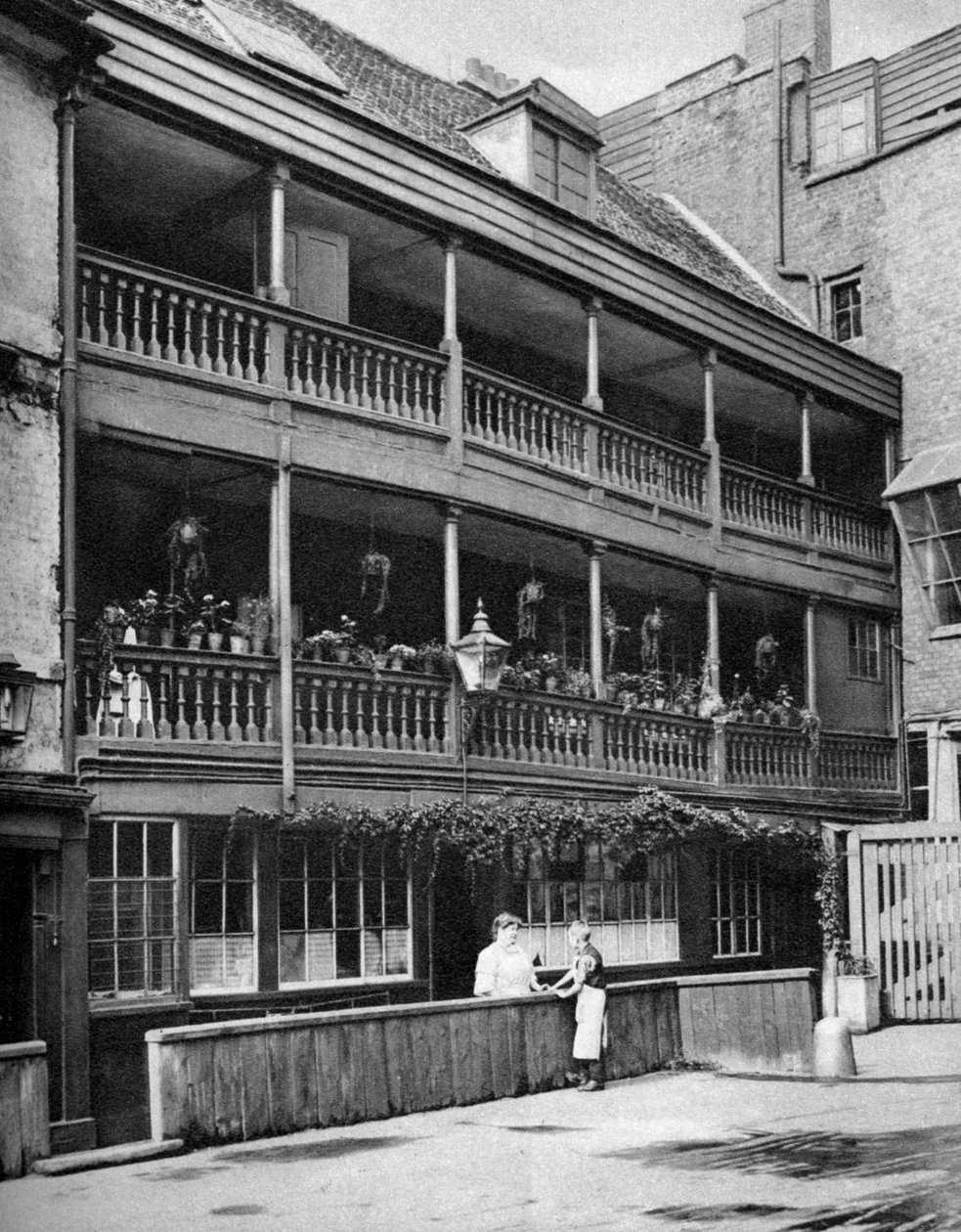 George, XVII-wieczny zajazd, Southwark, Londyn, 1926-1927 autorstwa McLeish