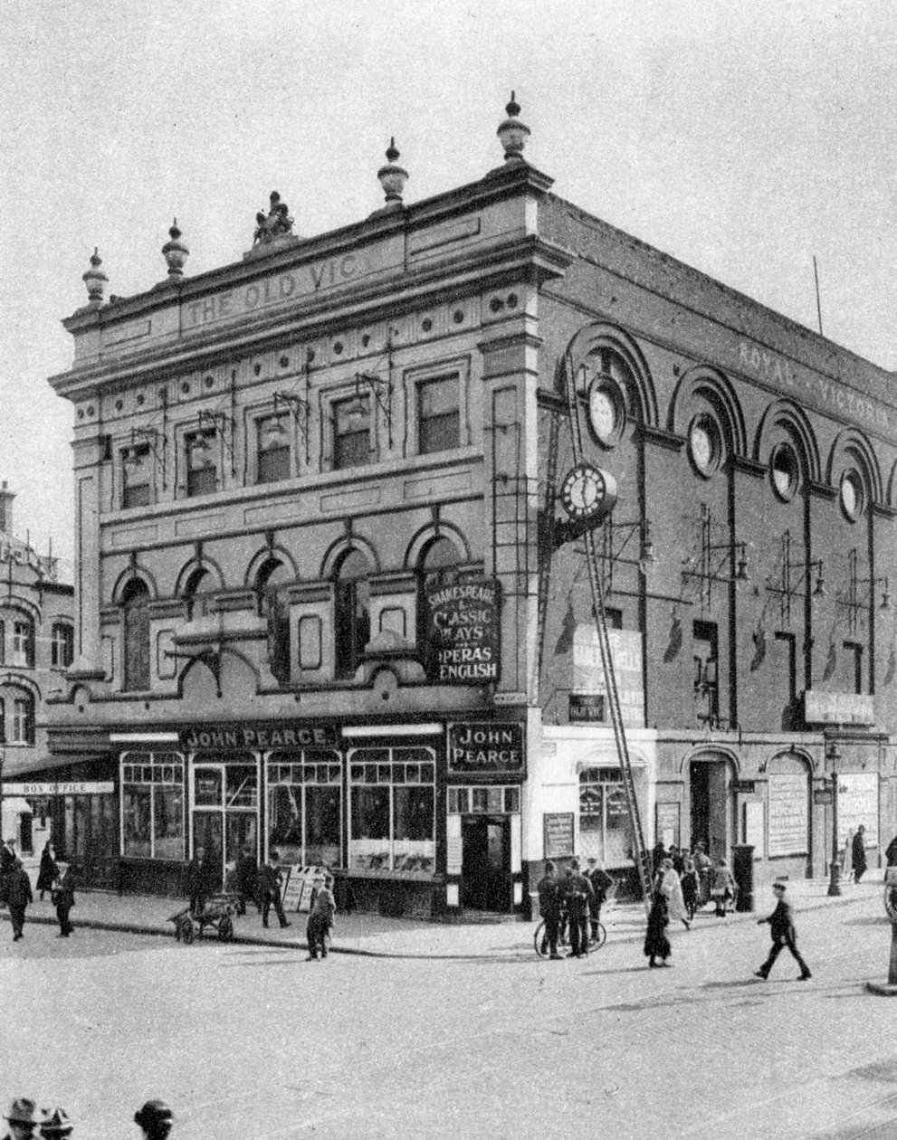 The Old Vic, Londyn, 1926-1927 autorstwa McLeish