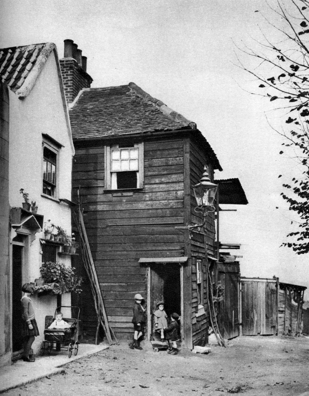 Townsend Yard, przy Highgate High Street, Londyn, 1926-1927. autorstwa McLeish