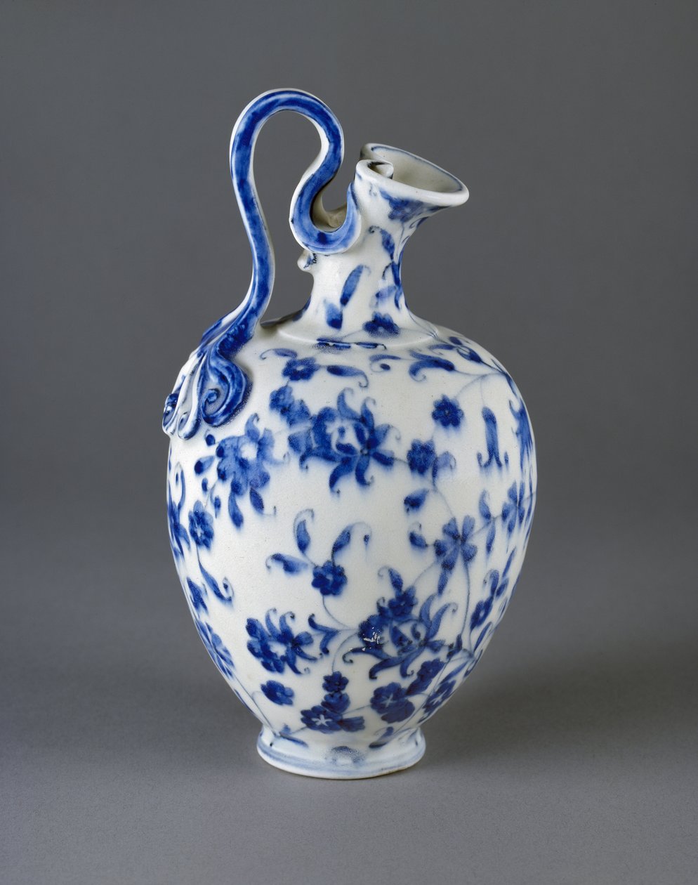 Flaszka z imitacji porcelany (porcelana, imitacja) autorstwa Medici Porcelain Manufactory
