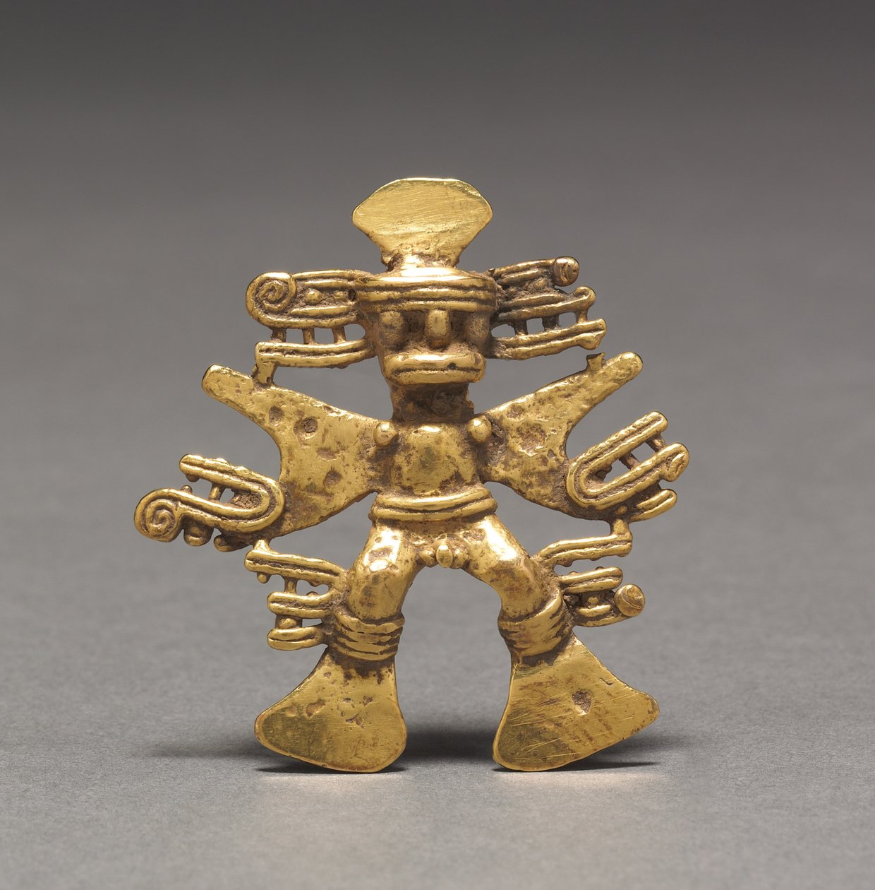 Wisiorek z figurką, ok. 1900 r. 700-1550 (odlew i kute złoto) autorstwa Mesoamerican Mesoamerican