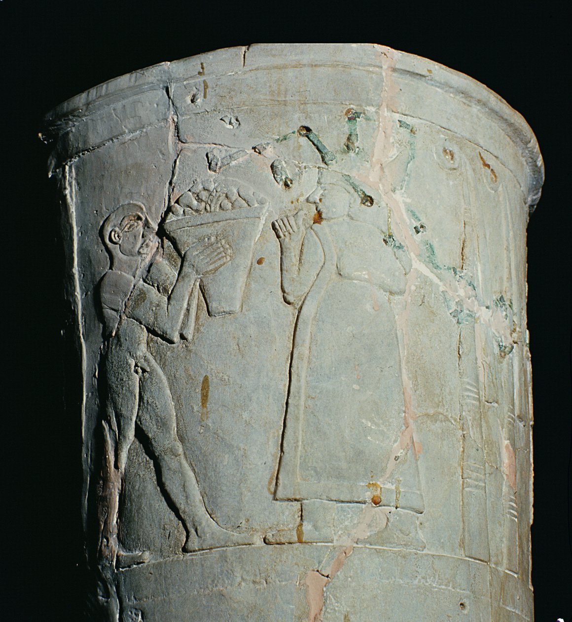 Wazon z wizerunkiem mężczyzny niosącego misę z owocami (ceramika) autorstwa Mesopotamian