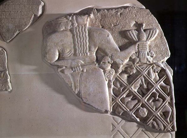 Stela Sępów, poświęcona przez Eannatuma, księcia stanu Lagasz, dla uczczenia jego zwycięstwa nad miastem Umma, z Telloh, starożytnego Girsu (recto) wczesnodynastycznego okresu ok. 2450 pne (li autorstwa Mesopotamian
