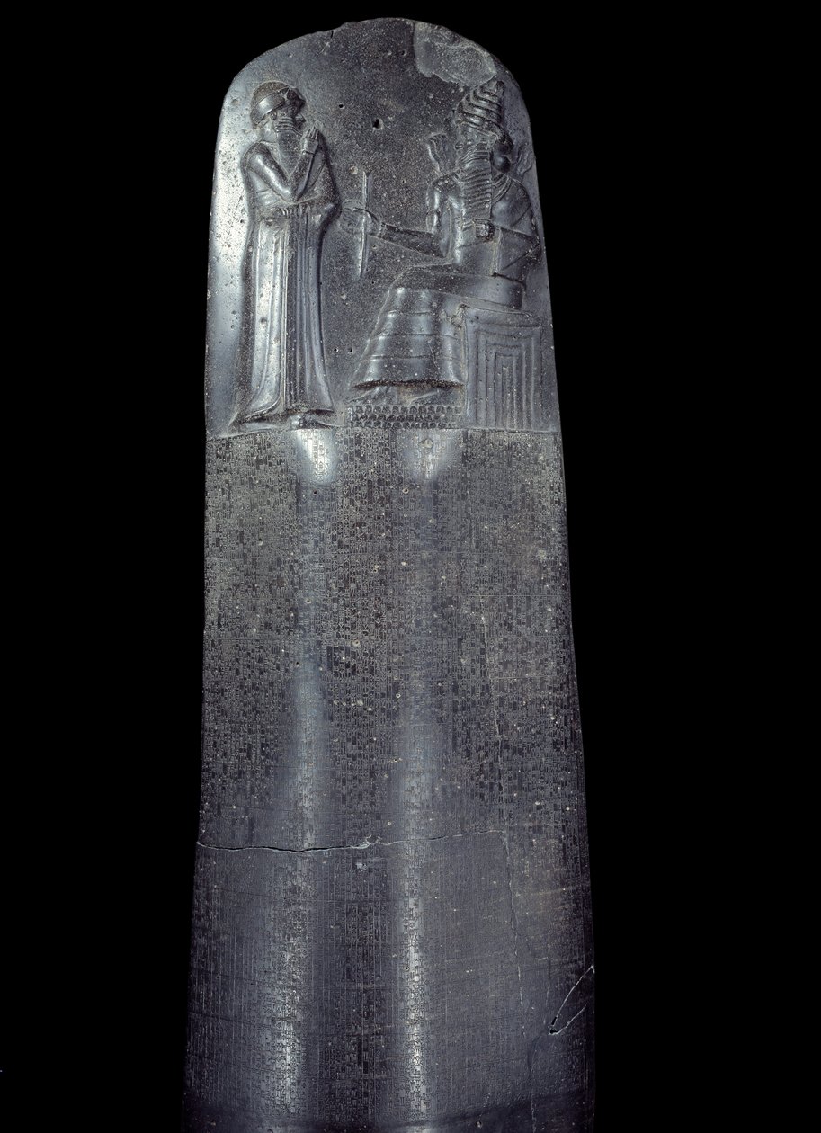 Mezopotamie: stela w diorycie Kodeksu Praw Hammurabiego (lub Hammourabiego). Jest pokryta napisami klinowymi, a na górze król Hammurabi stoi przed bogiem słońca Mezopotamii, Szamaszem, bóstwem Sprawiedliwości. Jest to jeden z najstarszych dzieł sztuki autorstwa Mesopotamian