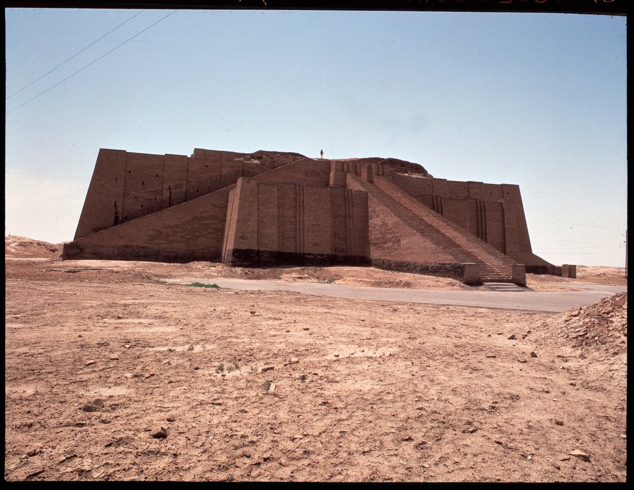 Widok zrekonstruowanego zigguratu, 2050 pne autorstwa Mesopotamian Mesopotamian