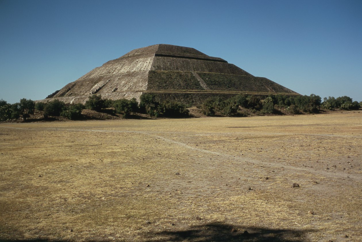 Piramida Słońca, ok.300 AD autorstwa Mexican School