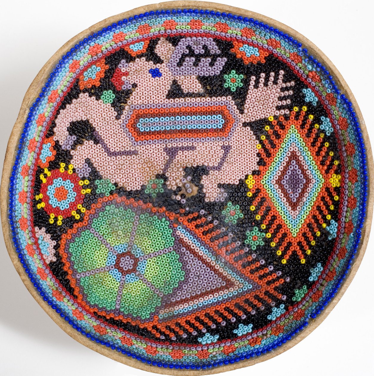Miska Huichol z Sierra Madre, Meksyk (tekstylna) autorstwa Mexican School