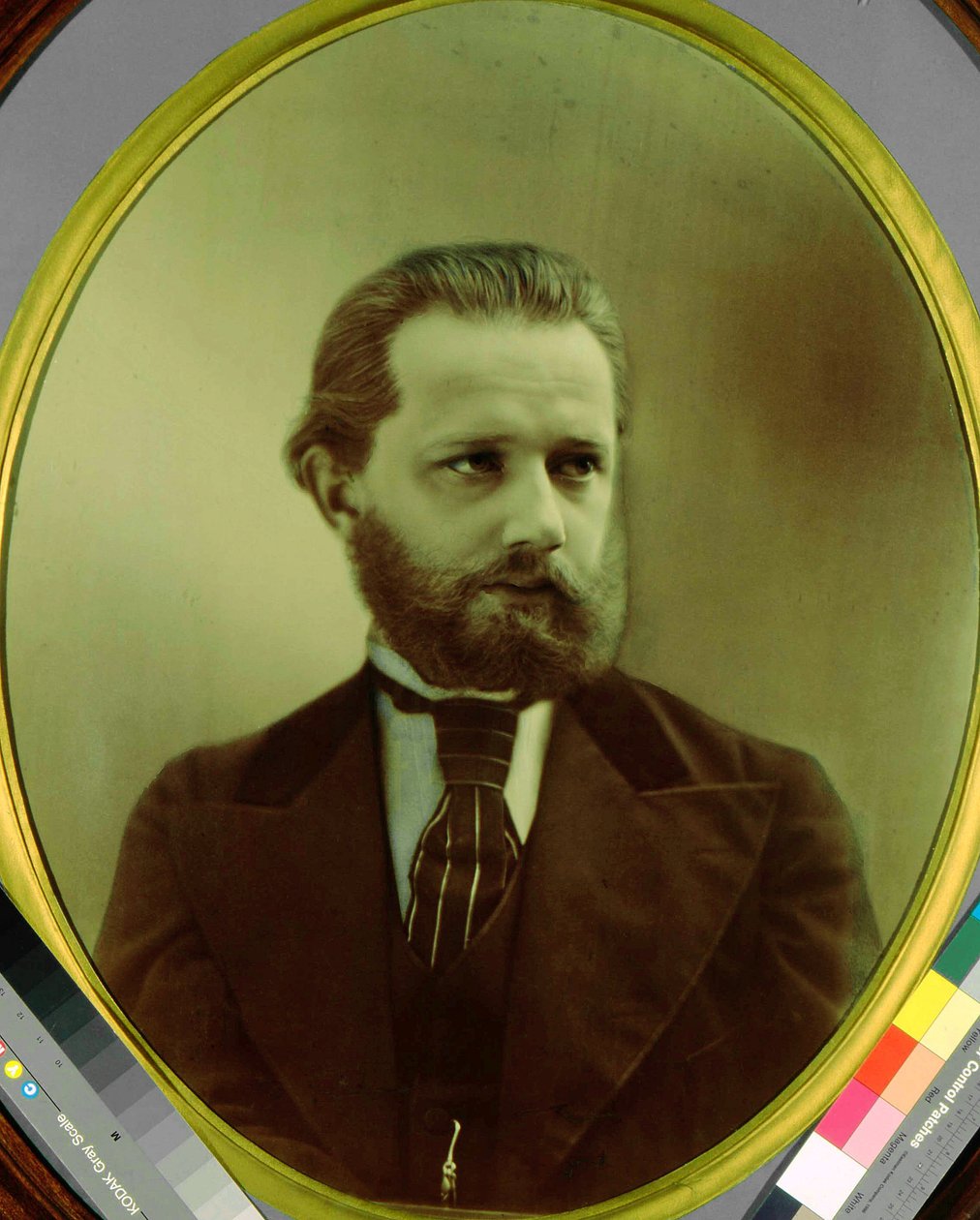 Portret kompozytora Piotra Czajkowskiego (Piotr Petr Ilitch Czajkowski) (Czajkowski) (1840-1893). Fototypia Michaila Michailoicha Panova (1836-1894). Stan PI Muzeum Pamięci Czajkowskiego, Klin autorstwa Michail Michailovich Panov
