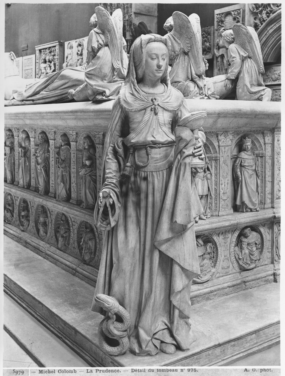 Nantes, Katedra św. Piotra i Pawła, grobowiec Franciszka II, księcia Bretanii i Małgorzaty z Foix, detal Prudencji, 1502-07 odlew gipsowy z marmuru patrz także 345884 zdjęcie bw autorstwa Michel Colombe