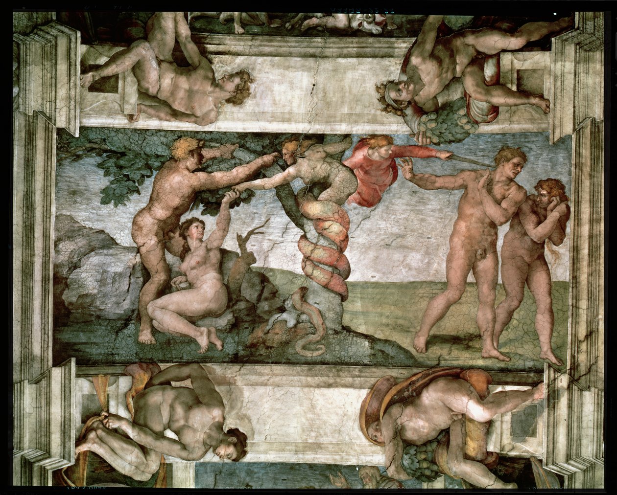 Sufit Kaplicy Sykstyńskiej: Upadek człowieka i wygnanie z Ogrodu Eden, z czterema Ignudi, 1510 (przed odrestaurowaniem) autorstwa Michelangelo Buonarroti