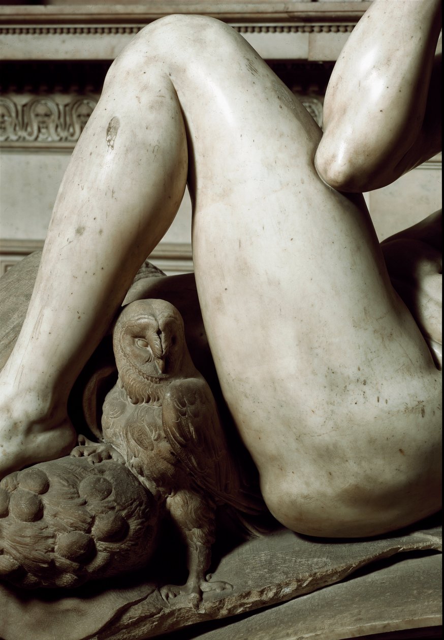 Alegoria Dnia i Nocy: szczegół nocy. Mauzoleum Giuliano de Medici. Marmurowa rzeźba autorstwa Michelangelo Buonarroti