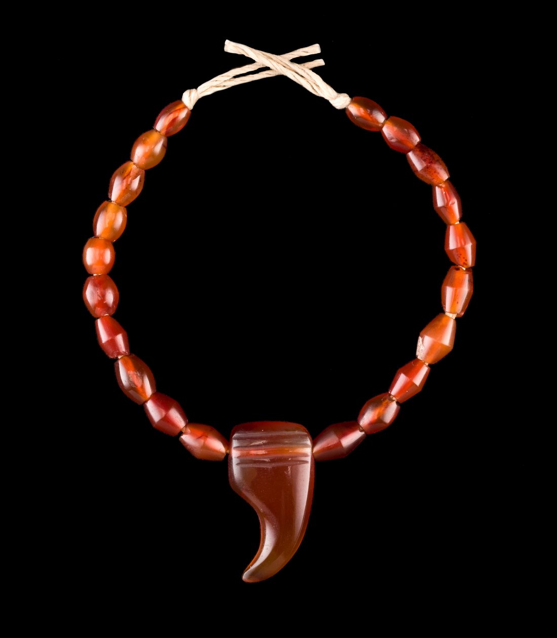 Obrączka z pazurami autorstwa Middle Kingdom Egyptian