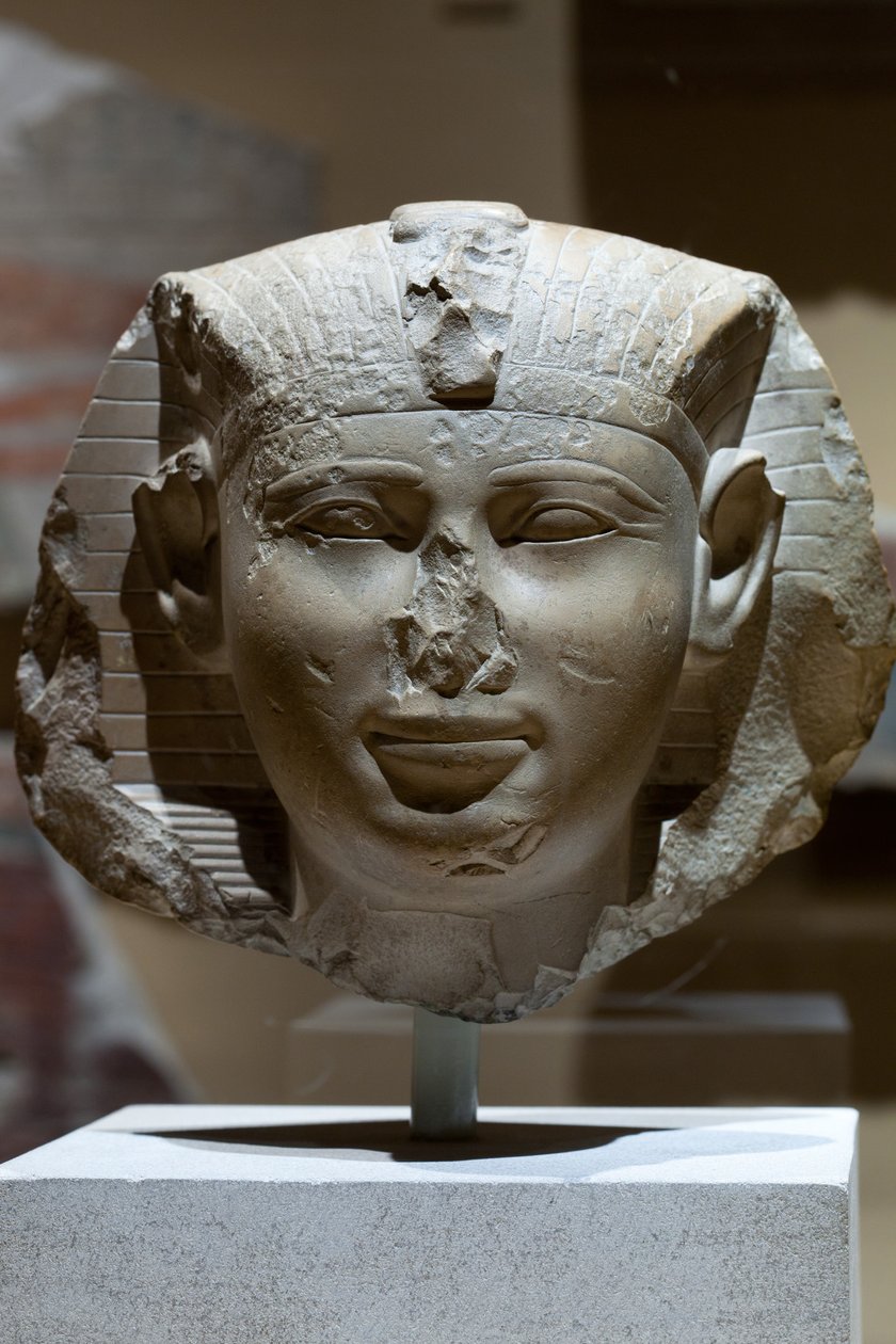 Głowa króla, prawdopodobnie Seankhkare Mentuhotep III, ok. 2000-1988 p.n.e. (wapień) autorstwa Middle Kingdom Egyptian