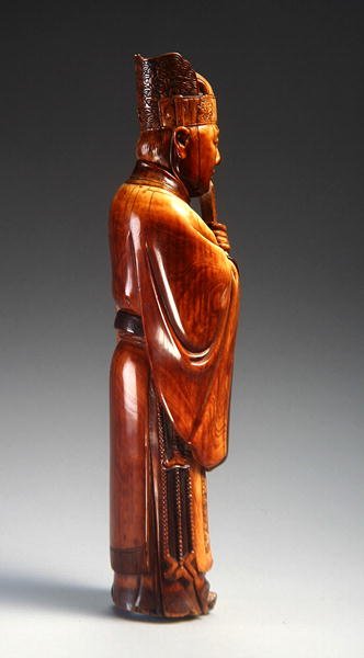 Figura urzędnika (rzeźbiona z kości słoniowej) (patrz też 272118) autorstwa Ming Dynasty Chinese School
