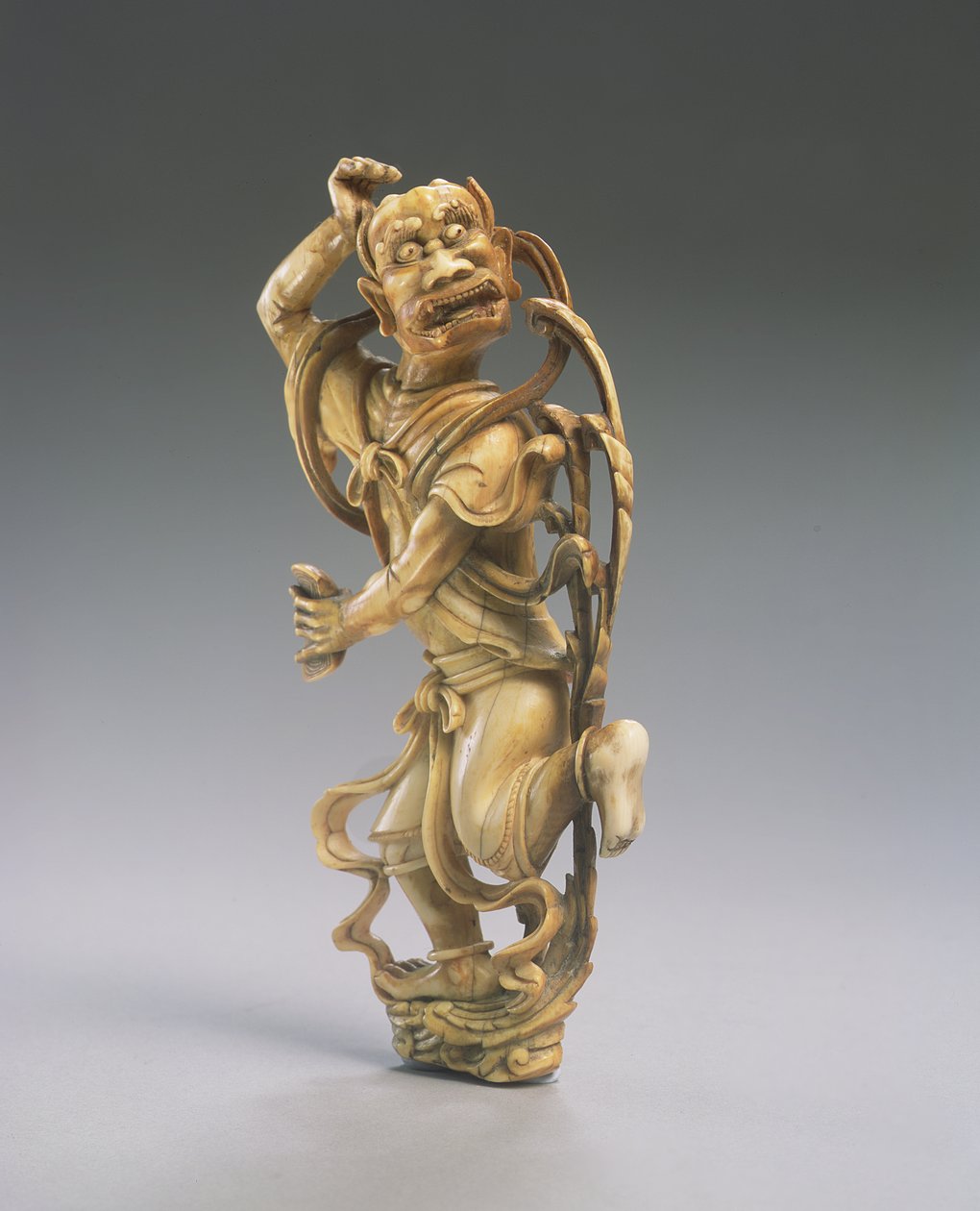Figura Kui xing (rzeźbiona z kości słoniowej) (patrz także 272115) autorstwa Ming Dynasty Chinese School
