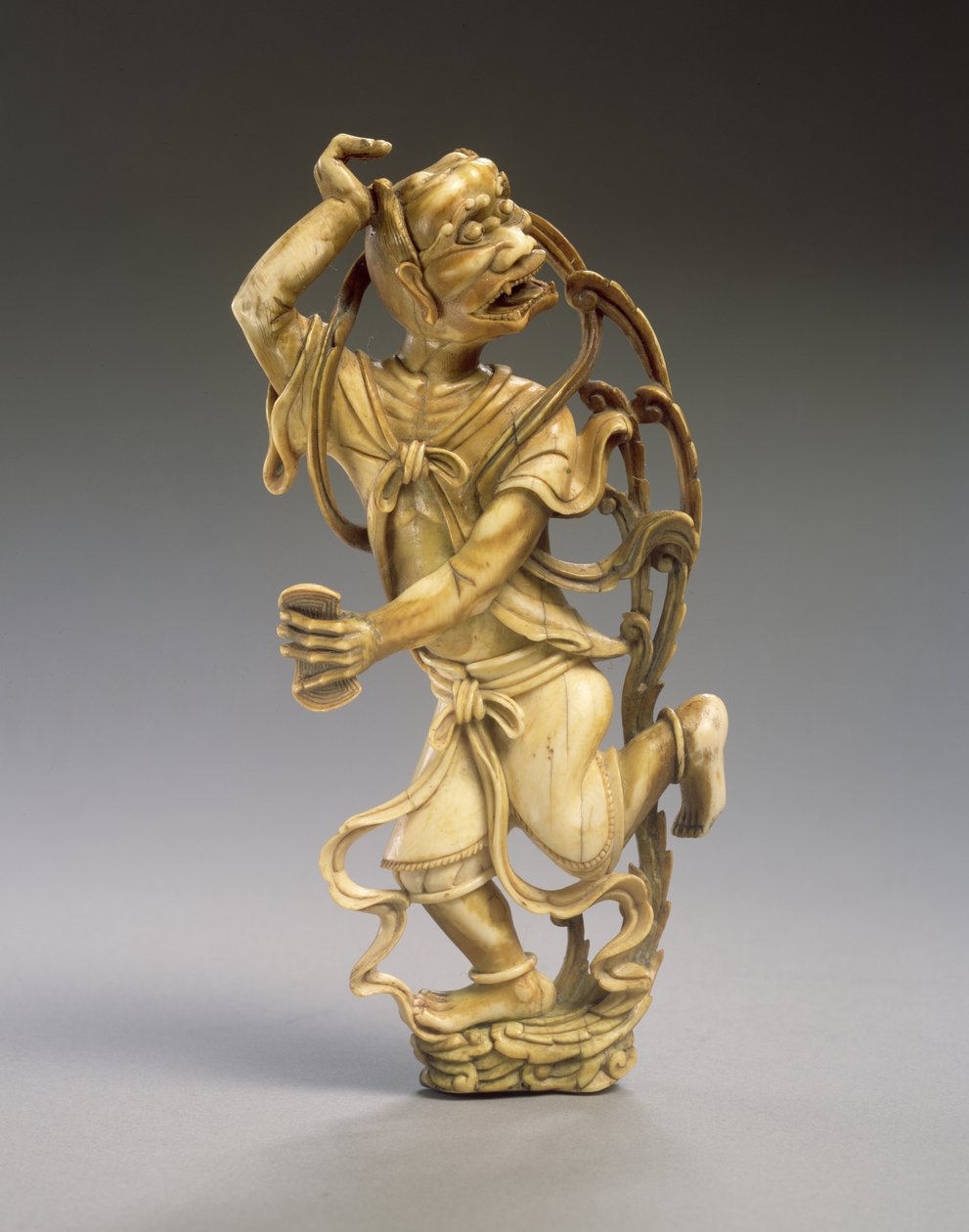 Figura Kui xing (rzeźbiona z kości słoniowej) (patrz także 272116) autorstwa Ming Dynasty Chinese School
