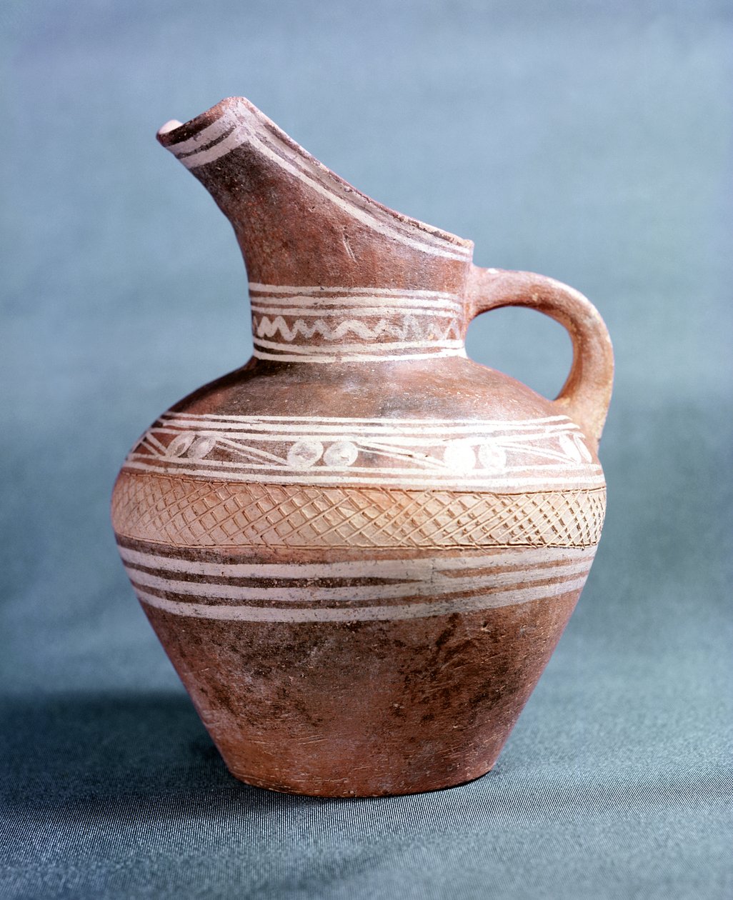Dzbanek z Knossos, Kreta, ok. 1700-1500 pne (ceramika malowana i nacinana) autorstwa Minoan