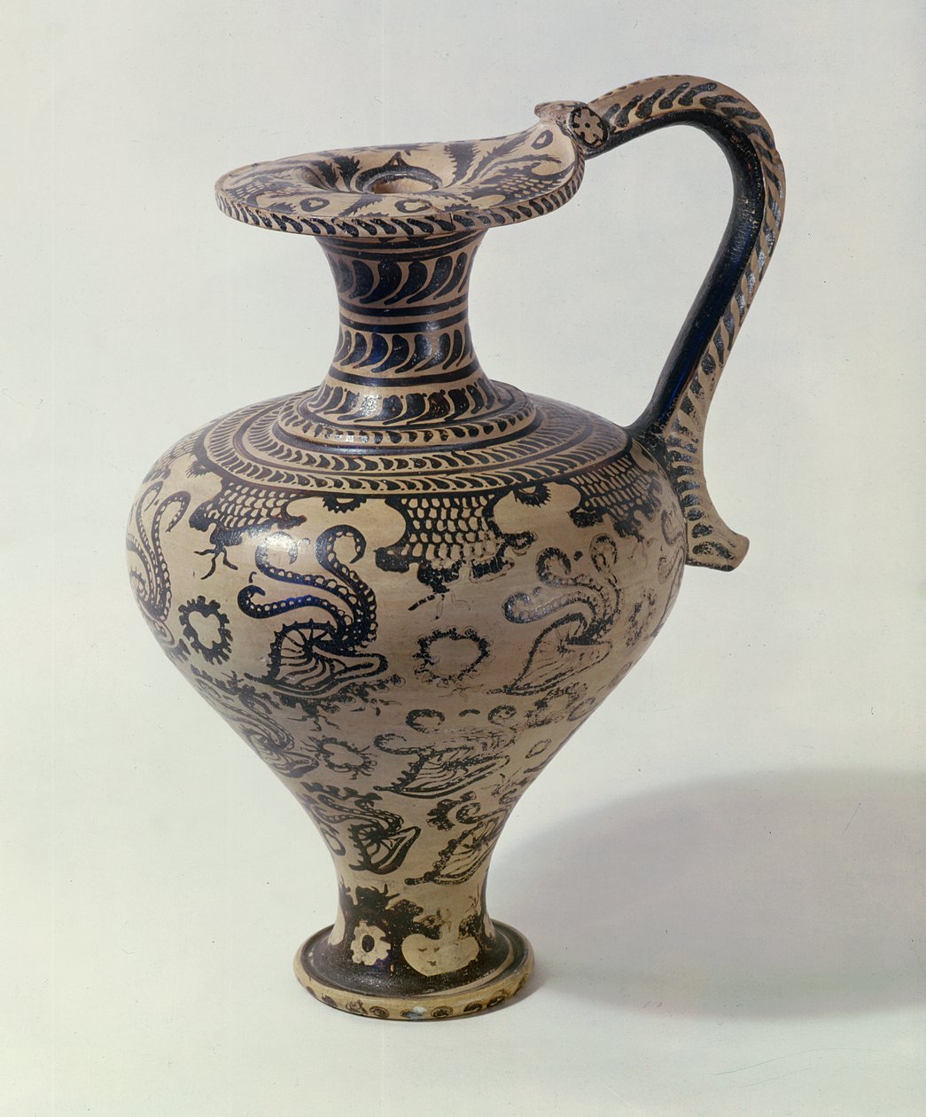 Oenochoe z dekoracją marynistyczną (ceramika) autorstwa Minoan