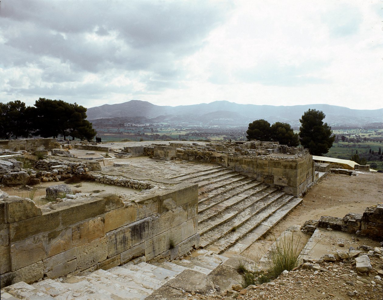 Widok ruin Fajstos, 2700-1200 pne autorstwa Minoan