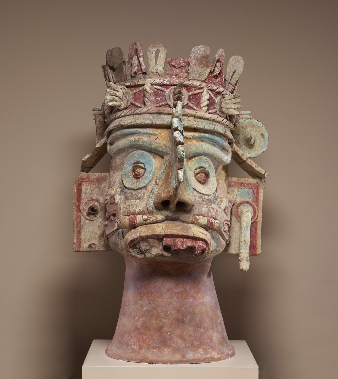 Głowa boga deszczu Tlaloc, późny okres postklasyczny, ok. 1300-1521 (ceramika, tufa, sztukaterie i farby) autorstwa Mixtec Mixtec
