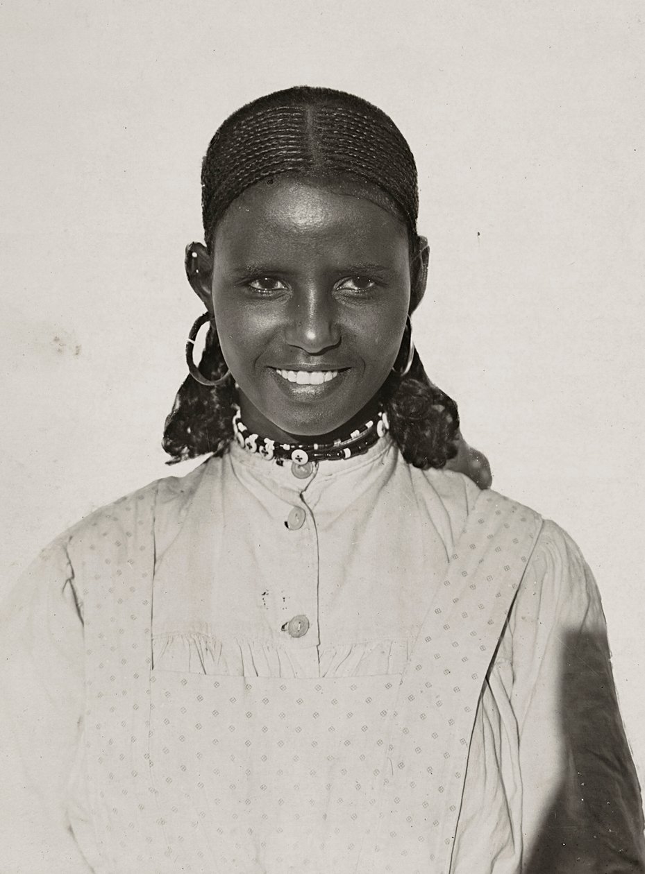 Budowanie imperium w epoce faszystowskiej: Abisyńska dziewczyna, 09.05.1936 (zdjęcie czarno-białe) autorstwa Modestino Baldinetti