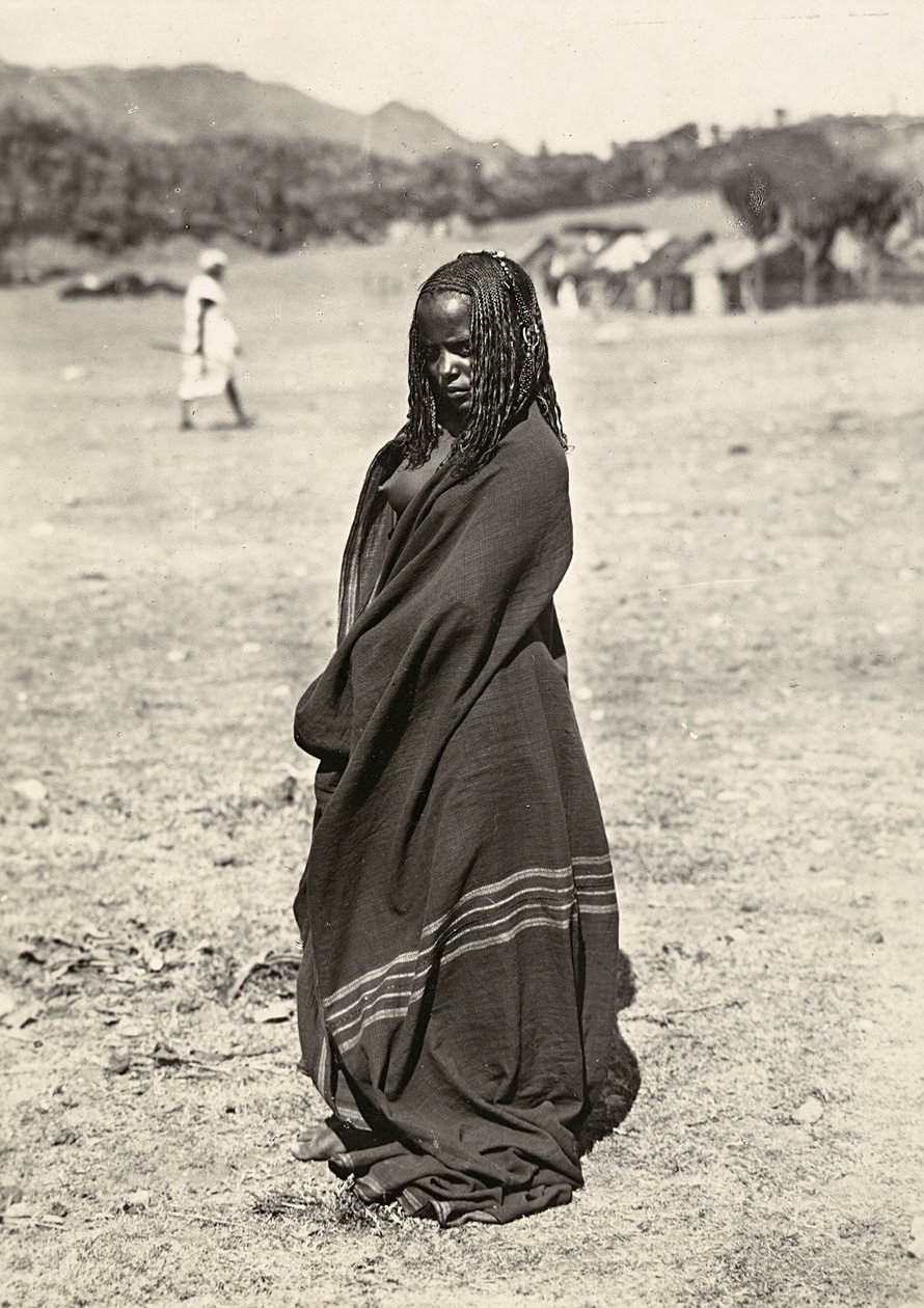 Budowanie imperium w epoce faszystowskiej: kobieta Habab, 09.05.1936 (zdjęcie czarno-białe) autorstwa Modestino Baldinetti