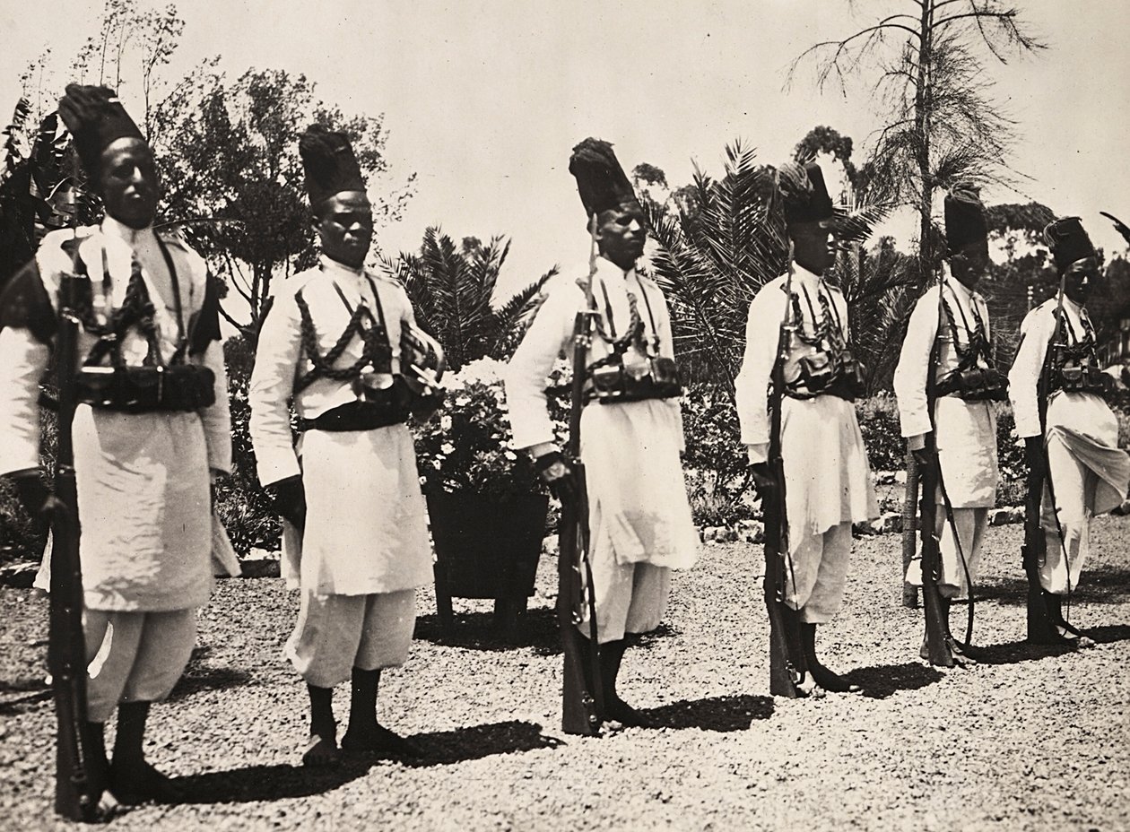 „Budowanie imperium” w epoce faszystowskiej: wierni, 09.05.1936 (zdjęcie czarno-białe) autorstwa Modestino Baldinetti