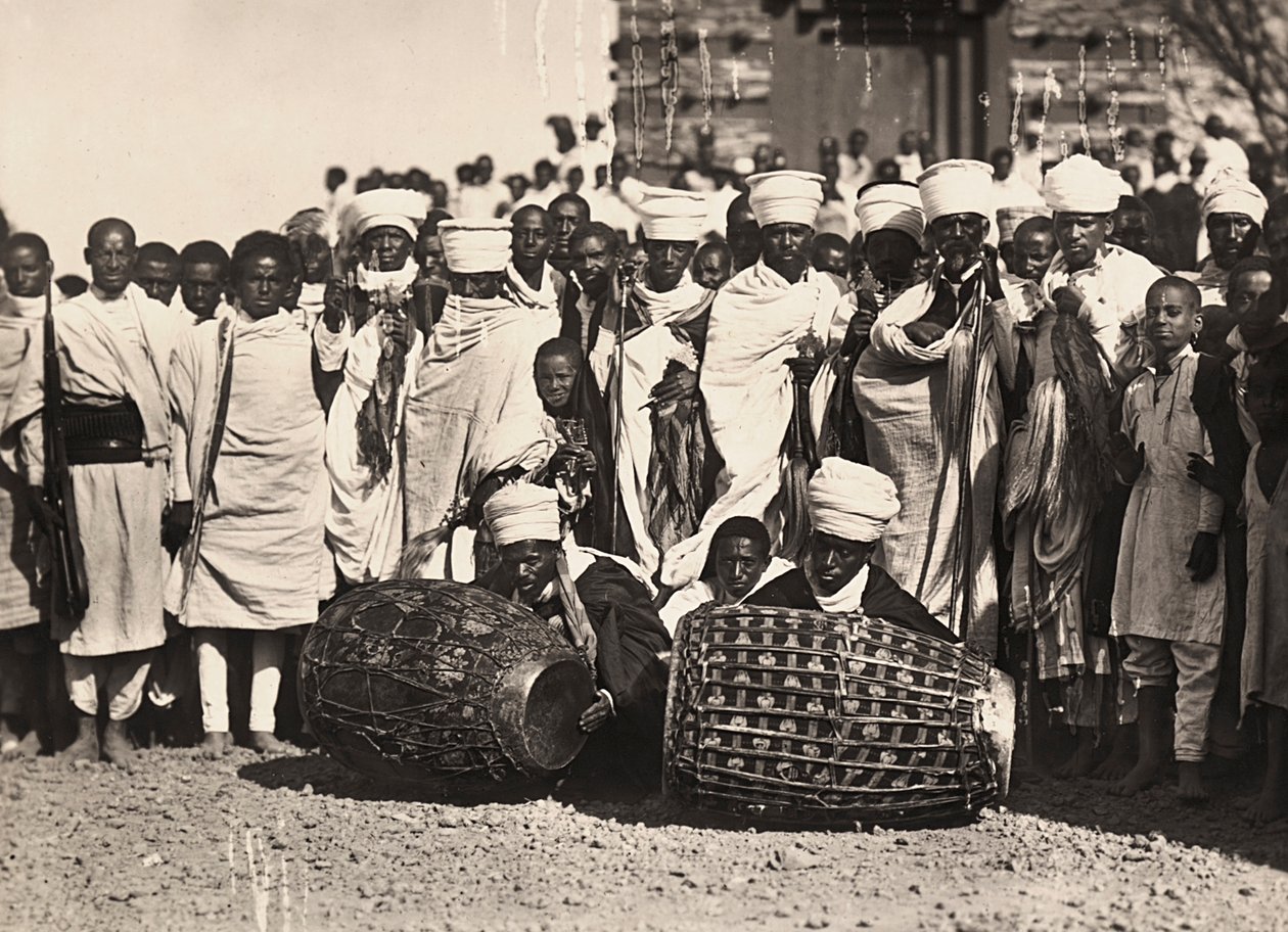 „Budowanie imperium” w epoce faszystowskiej: święto Mascala, 9.05.1936 (zdjęcie czarno-białe) autorstwa Modestino Baldinetti