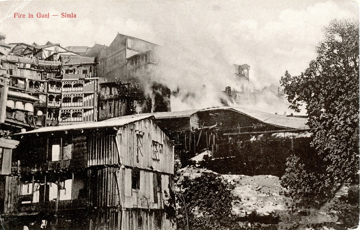 Pożar w Gunj - Simla, ok. 1900-30 autorstwa Moorli Dhur and Sons