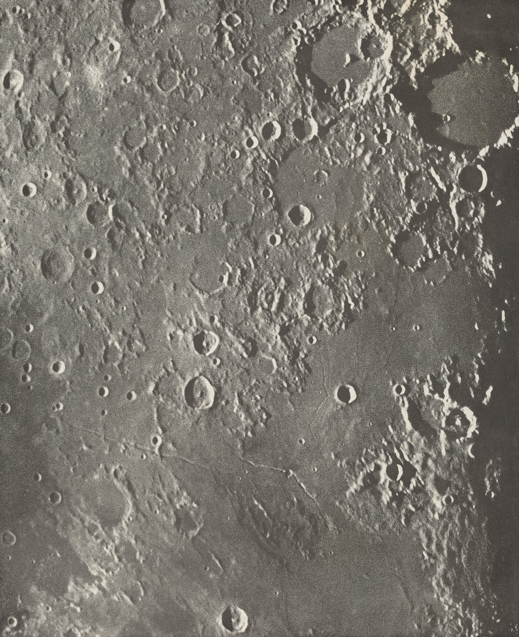 Photographie Lunaire Albategnius - Triesnecker - Manilius, 1903 (zdjęcie) autorstwa Moritz & Puiseux Pierre Henri (1855-1928) Loewy