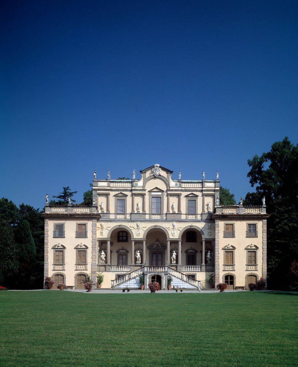 Fasada Villa Mansi autorstwa Muzio (circle of) Oddi