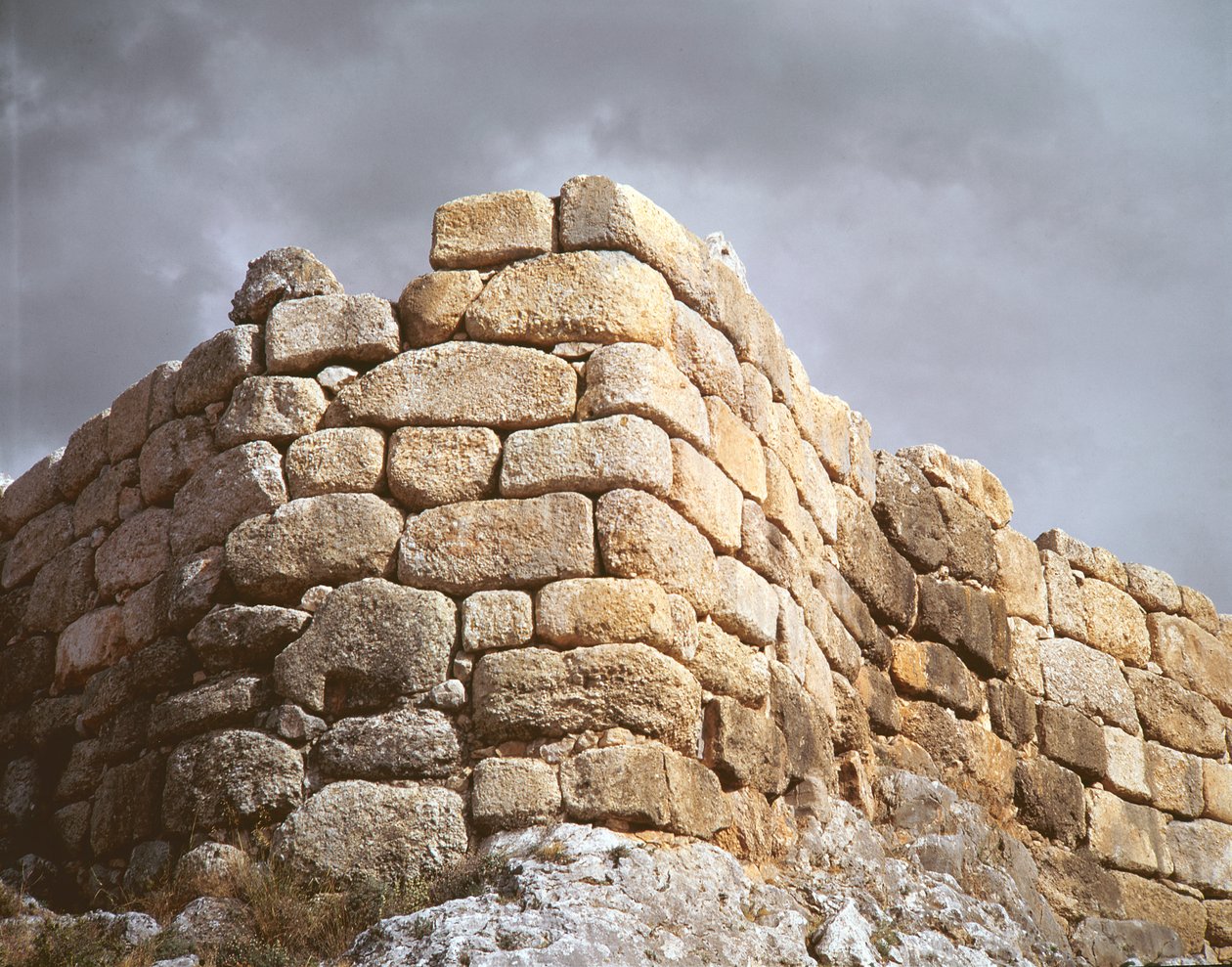 Detal kamiennego muru fot. autorstwa Mycenaean