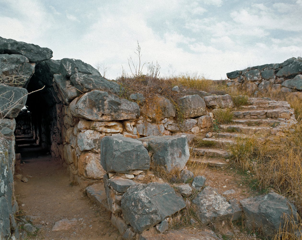 Sztuka myceńska: zadaszony fragment cytadeli mykeńskiej, miasto Tiryns, około 1200 p.n.e. Grecja autorstwa Mycenaean