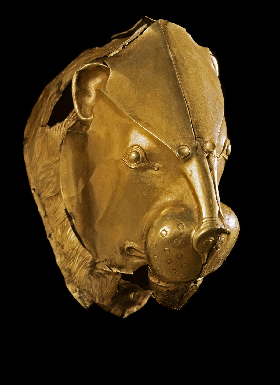 Sztuka myceńska: ryton lub ryton lub złoty ryton (szklanka aparatu) w kształcie głowy lwa z grobowca IV, Mykeny. XVI wiek p.n.e. Ciemny. 14 cm Ateny, Narodowe Muzeum Archeologiczne - Sztuka mykeńska: złoty ryton głowy lwa (szkło ceremonialne) z Gr autorstwa Mycenaean
